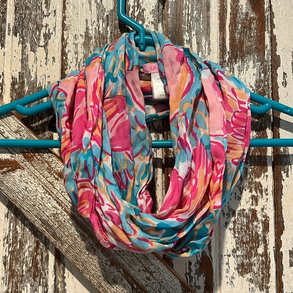 Lilly Pulitzer Infinity Scarf Flamingo Design - Picture 2 of 4